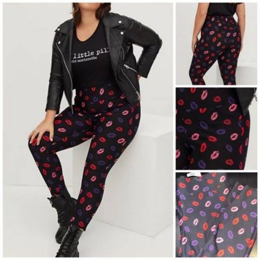 NWT Torrid Pixie Leggings